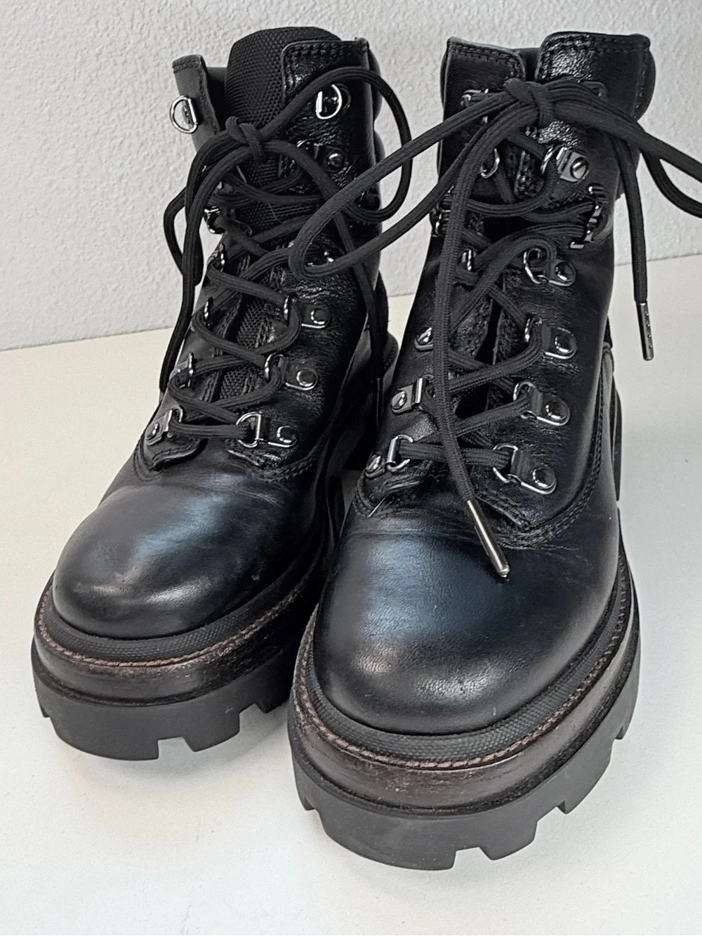 Tory Burch Miller Lug Hiker Boots Perfect Black Leather women size 6 m Moto
